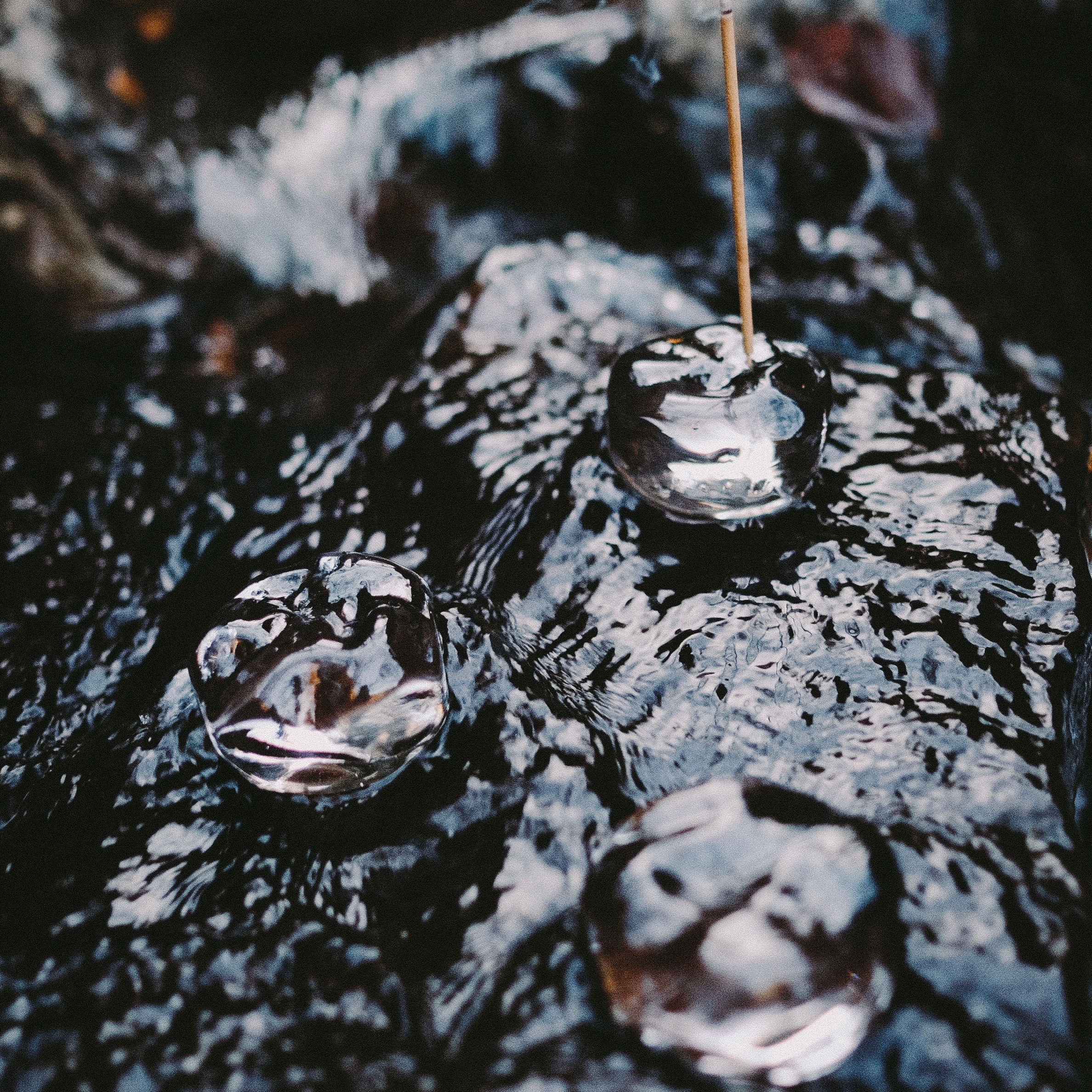 DEW. (Incense holder)